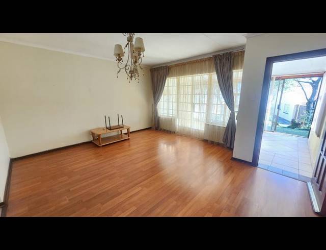 1 BEDROOM TOWNHOUSE FOR SALE IN GLENVISTA